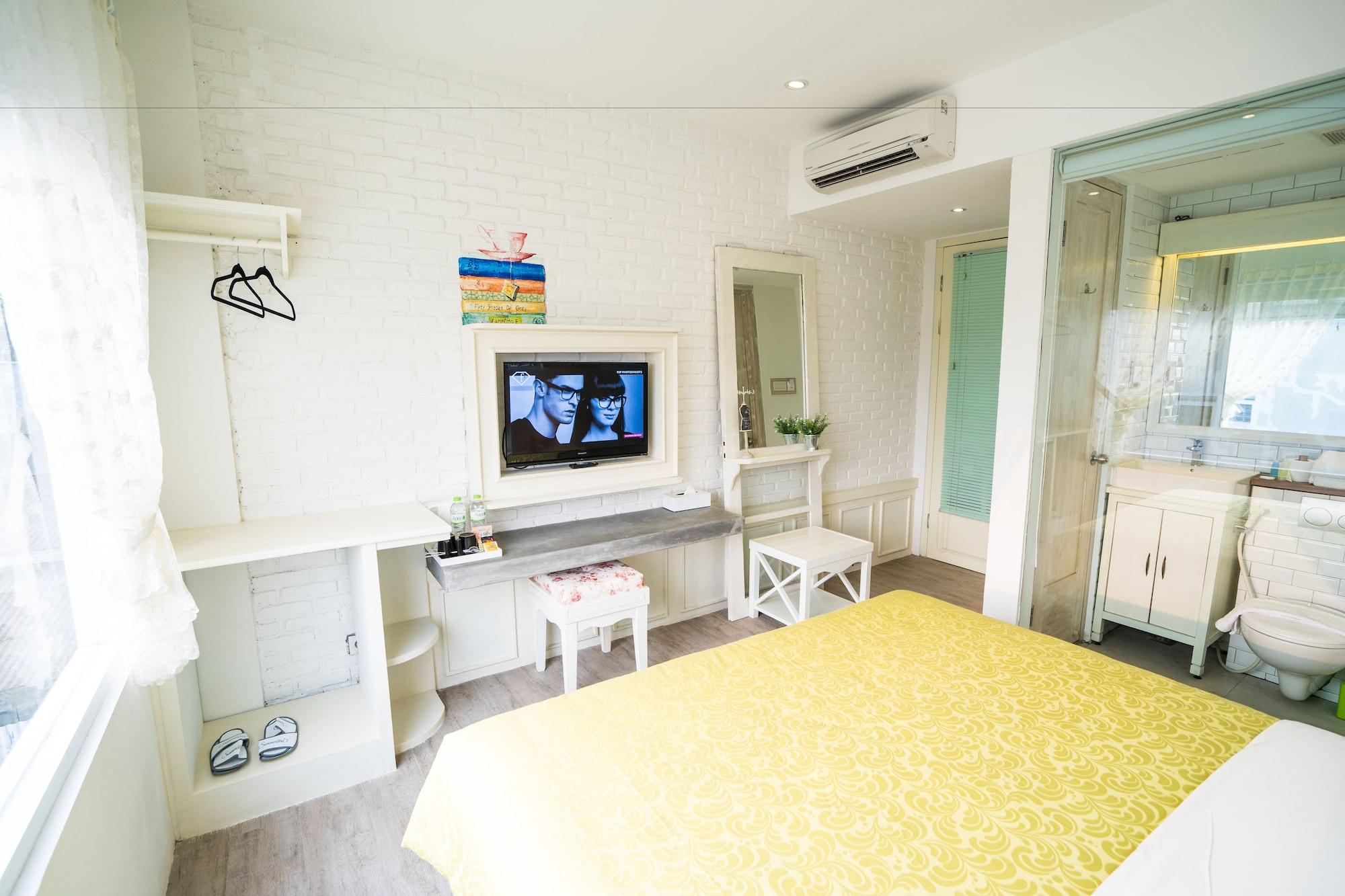 Summerbird - Bed And Brasserie Bandung Exterior foto