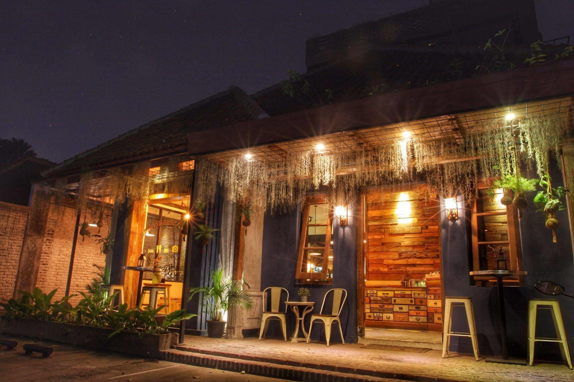 Summerbird - Bed And Brasserie Bandung Exterior foto